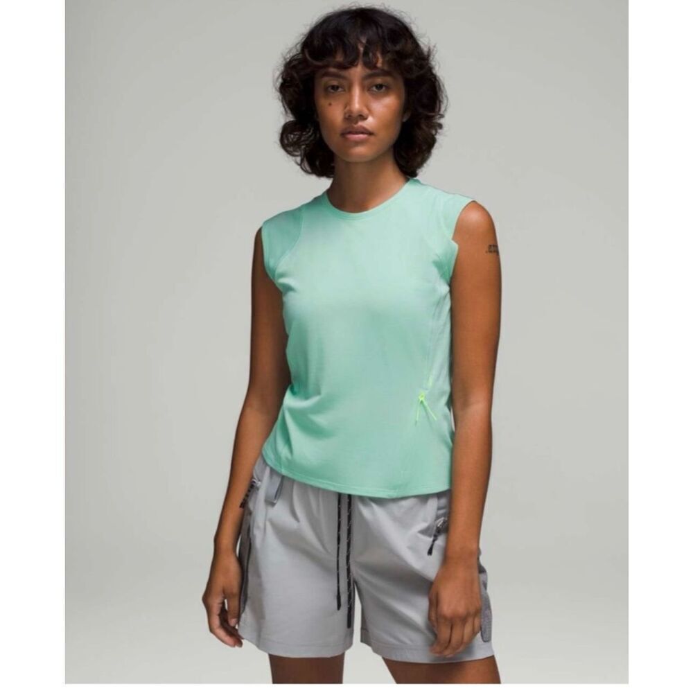 🌸 Lululemon Teal and Yellow Cap Sleeve Hiking Tank Top Size 2 New